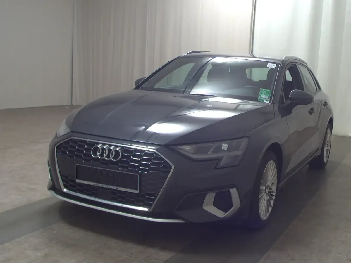 Używany Audi A3 Advanced 110 KM (80 kW) 2022 Szary Sedan/Limuzyna