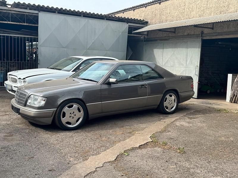 Gebraucht Mercedes E320 220 PS (161 kW) 1993 Grau Coupé