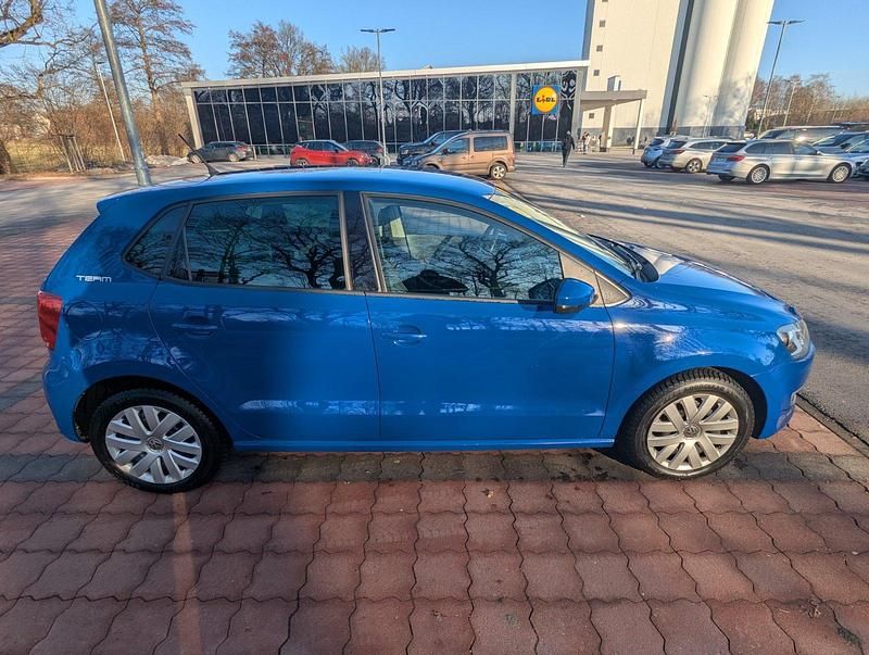 Gebraucht VW Polo Team 86 PS (63 kW) 2010 Blau Kleinwagen