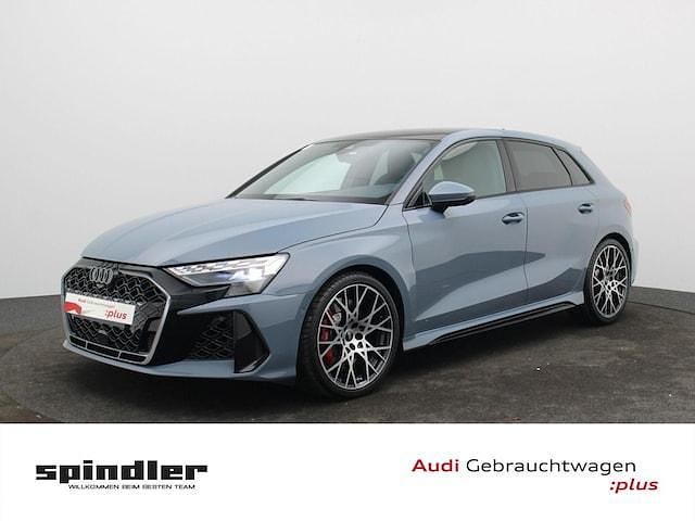 Kemoragrau metallic Gebraucht 2025 Audi RS3 Sportback Ambiente Kleinwagen | 64.980 € (Guter Preis) - Bild 1/4