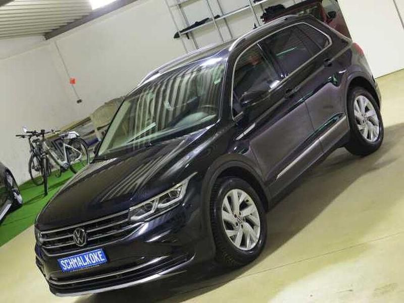 Gebraucht VW Tiguan Elegance 150 PS (110 kW) 2022 Deep black pearlescent (metallic) SUV