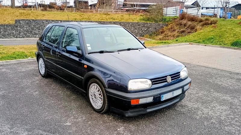 Blau Gebraucht 1993 VW Golf III Kleinwagen | 12.000 € - Bild 1/4