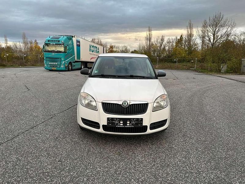 Gebraucht Skoda Fabia Style 60 PS (44 kW) 2010 Weiß Limousine
