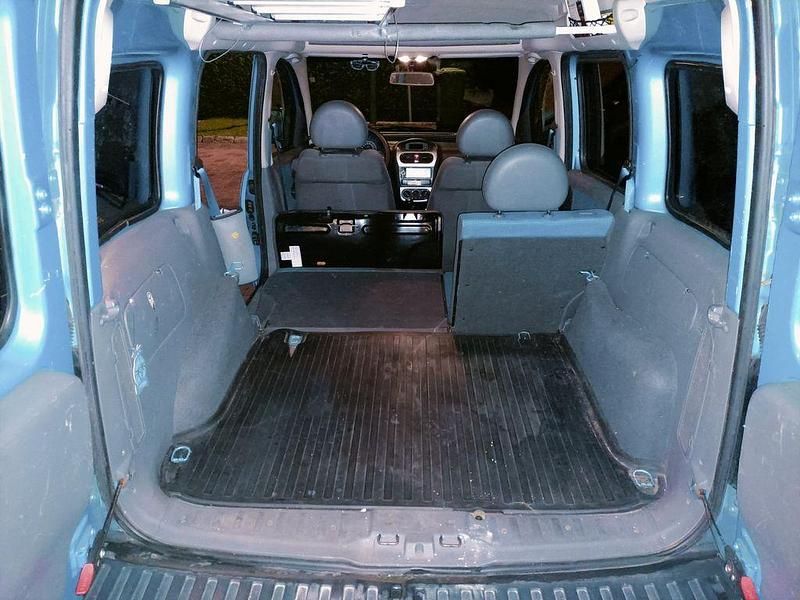 Second-hand Opel Combo 87 CP (63 kW) 2002 Albastru Monovolum