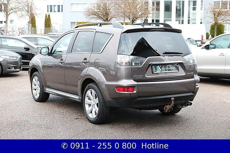 Gebraucht Mitsubishi Outlander Edition 177 PS (130 kW) 2011 Braun SUV