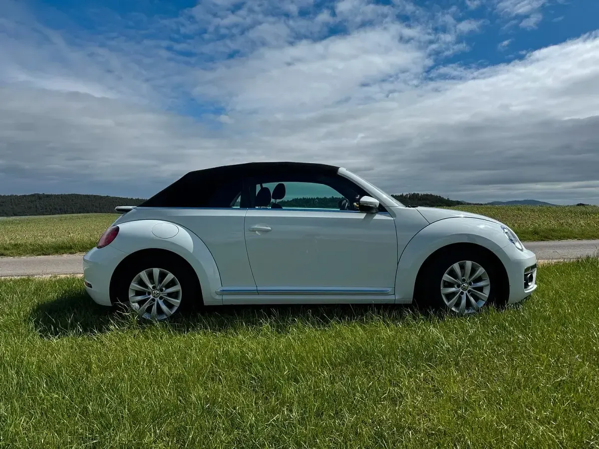 Gebraucht VW Beetle Design 105 PS (77 kW) 2017 Weiß Kleinwagen