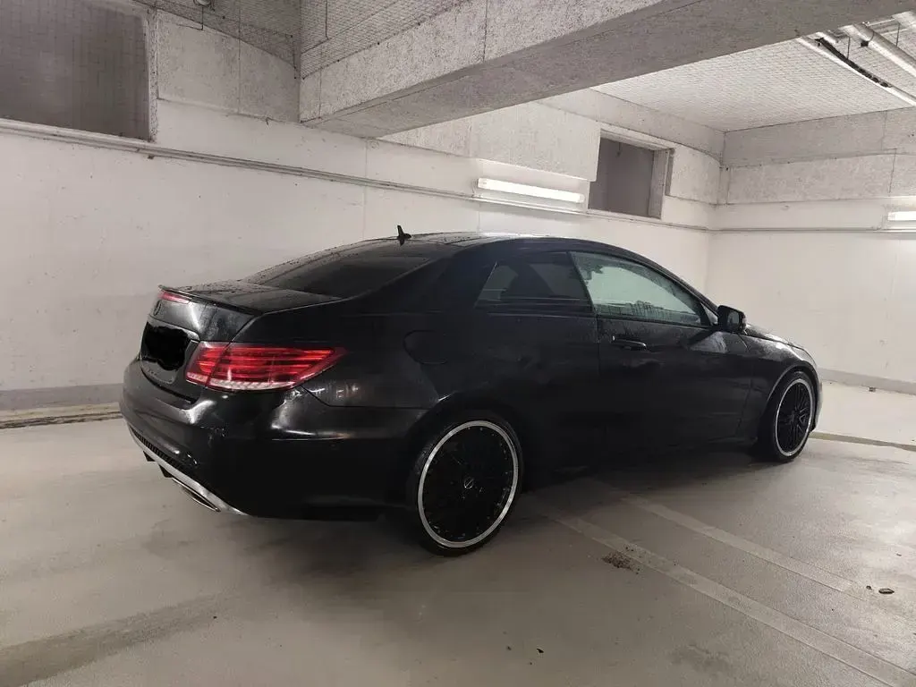 Gebraucht Mercedes E220 Sport 170 PS (125 kW) 2014 Schwarz Coupé