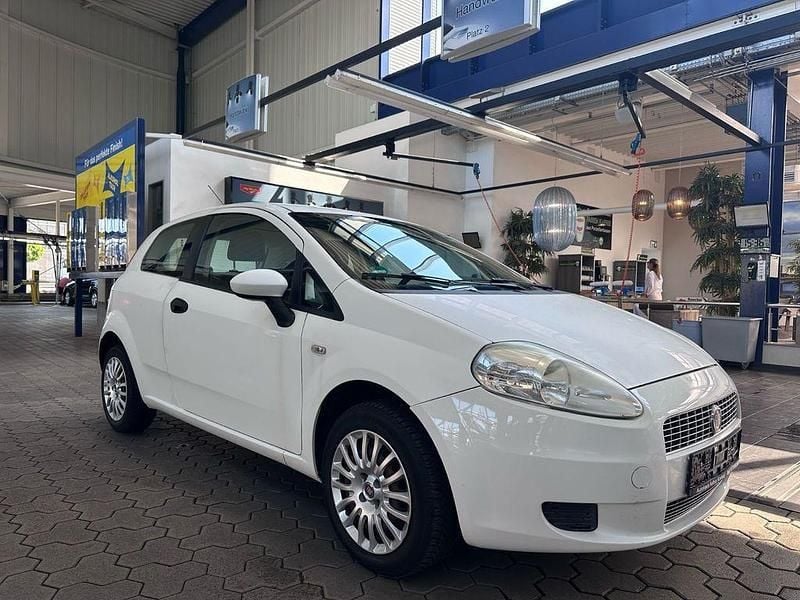 Weiß Gebraucht 2009 Fiat Punto Kleinwagen | 1.899 € (Fairer Preis) - Bild 1/4
