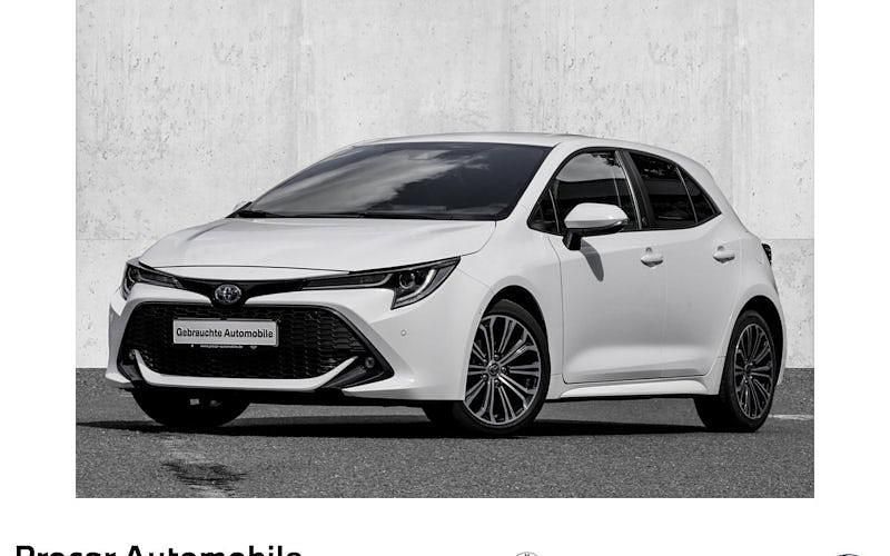 Weiß Gebraucht 2022 Toyota Corolla Limousine | 20.999 € (Fairer Preis) - Bild 1/4