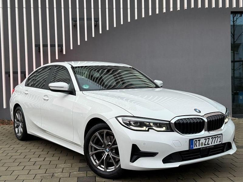 Weiß Gebraucht 2020 BMW 320 M Sport Limousine | 22.500 € (Superpreis) - Bild 1/4