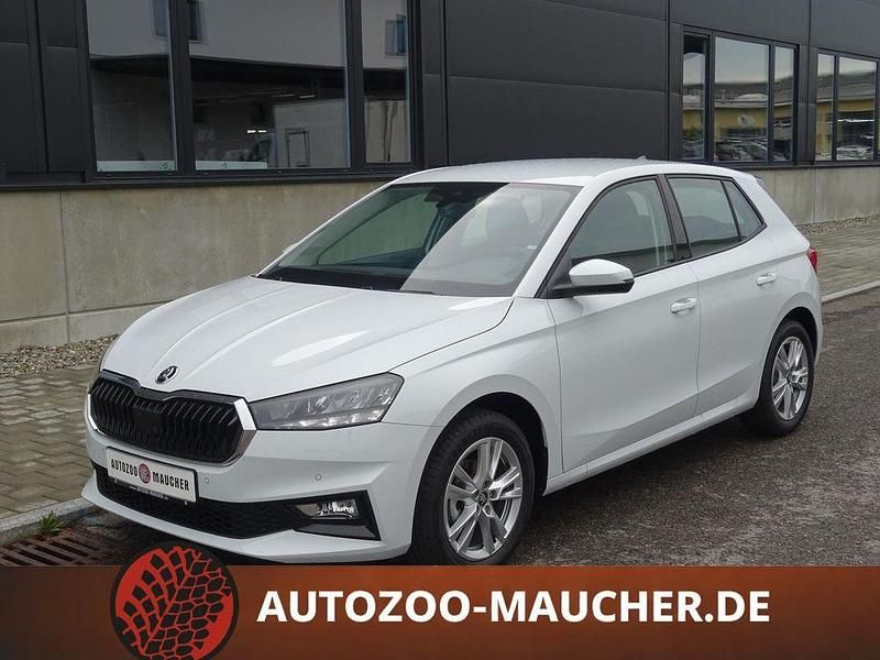 Neu Skoda Fabia Selection 95 PS (69 kW) 2025 Moonweiss metallic Kleinwagen