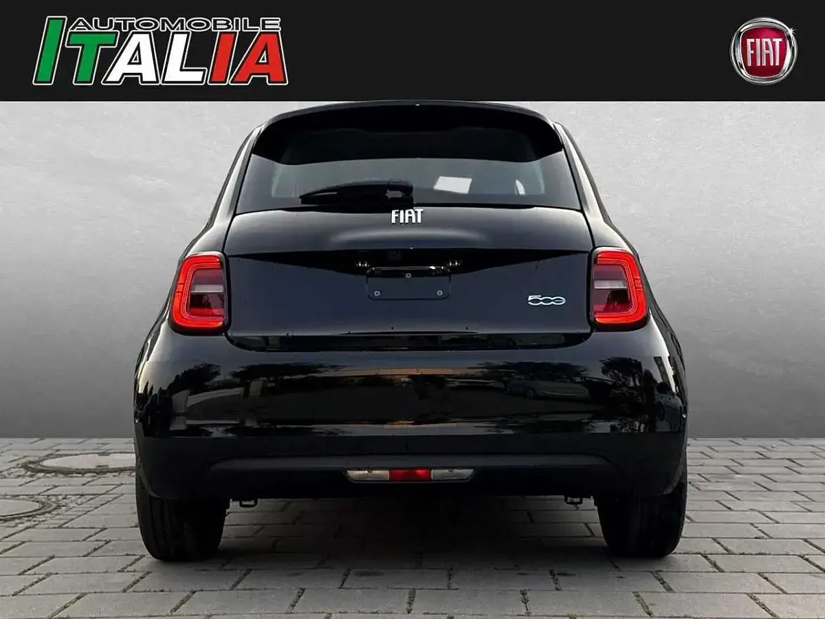 Gebraucht Fiat 500e Red 86 kW (118 PS) 2025 Schwarz Limousine