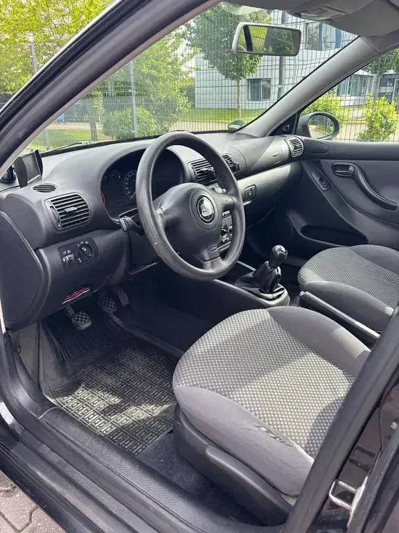 Gebraucht Seat Leon 105 PS (77 kW) 2005 Schwarz Kleinwagen