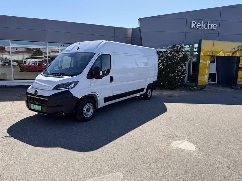 Gebraucht Opel Movano 140 PS (102 kW) 2024 Casablancaweiss (weiß) Van