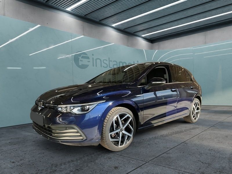 Blau Gebraucht 2020 VW Golf VIII Sportline Limousine | 22.920 € (Fairer Preis) - Bild 1/4