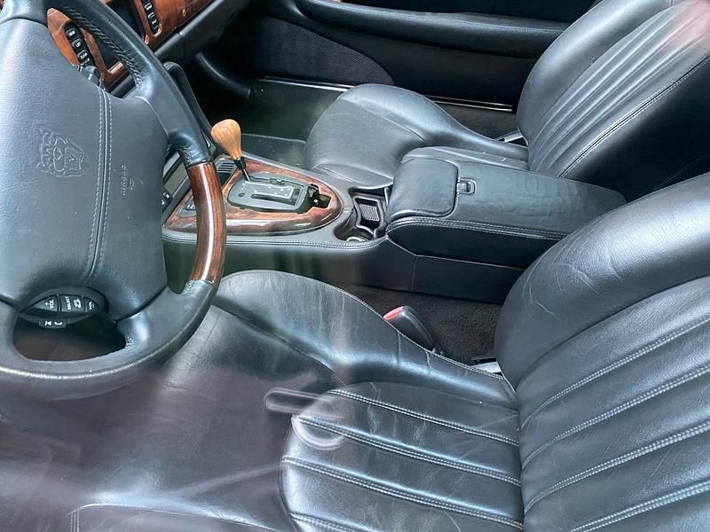 Gebraucht Jaguar XK8 270 PS (198 kW) 2001 Silber Cabrio