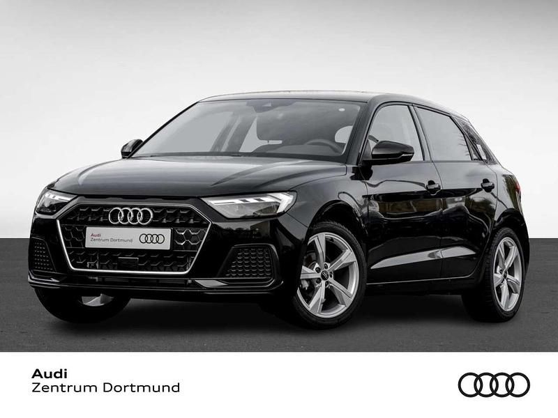 Neu Audi A1 Sportback Advanced 95 PS (69 kW) 2025 Mythosschwarz metallic Kleinwagen