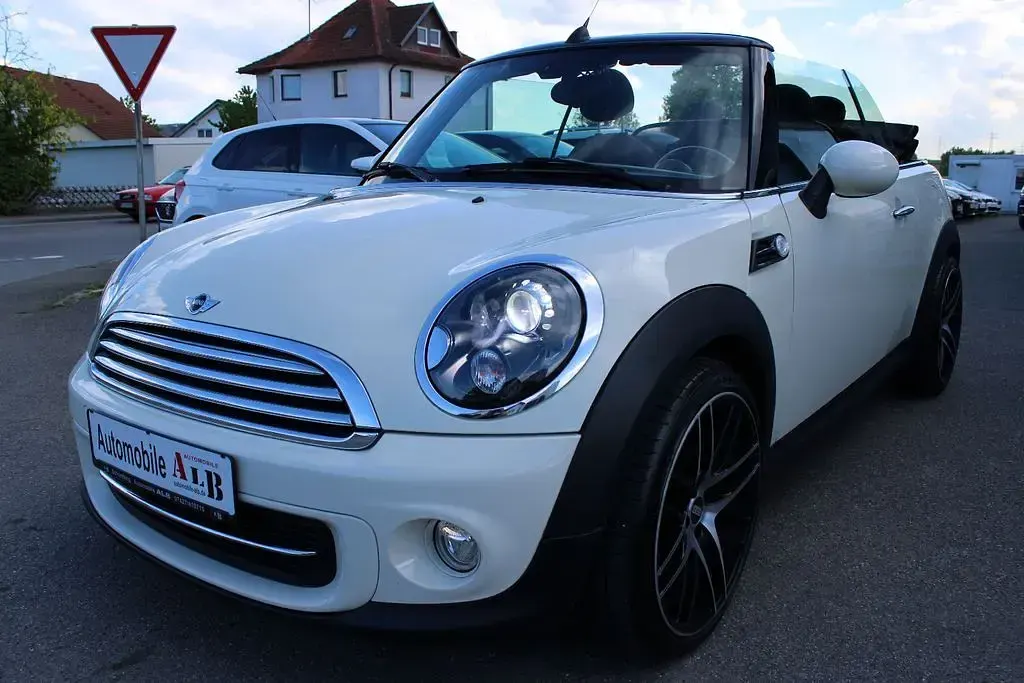 Gebraucht Mini Cooper Cabriolet 122 PS (89 kW) 2015 Weiß Cabrio