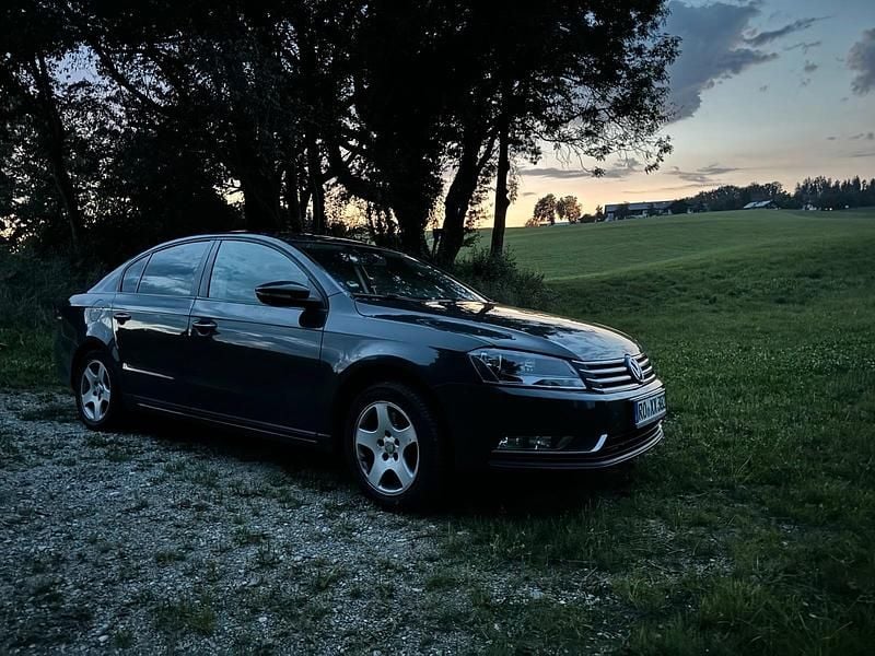 Schwarz Gebraucht 2013 VW Passat Limousine | 6.500 € (Fairer Preis) - Bild 1/4
