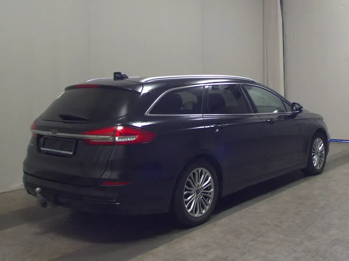 Gebraucht Ford Mondeo Titanium 150 PS (110 kW) 2022 Obsidian schwarz metallic Kombi