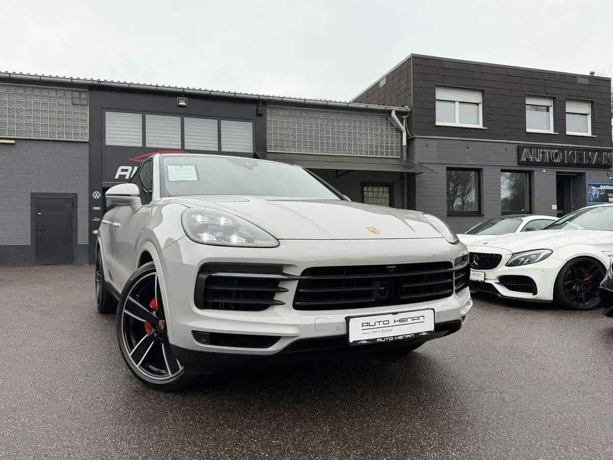 Gebraucht Porsche Cayenne Coupe Chrono 340 PS (250 kW) 2021 Kreide (metallic) SUV