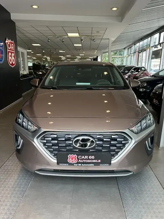 Gebraucht Hyundai Ioniq Style 105 PS (77 kW) 2020 Liquid sand Kleinwagen