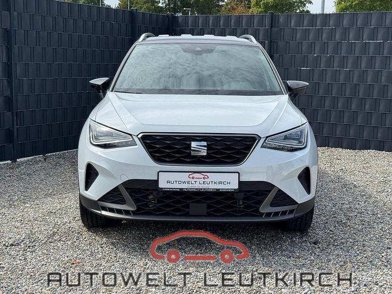 Weiß Gebraucht 2022 Seat Arona FR SUV | 16.990 € (Fairer Preis) - Bild 1/4