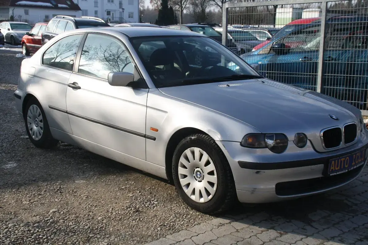 Gebraucht BMW 316 116 PS (85 kW) 2002 Silber Coupé