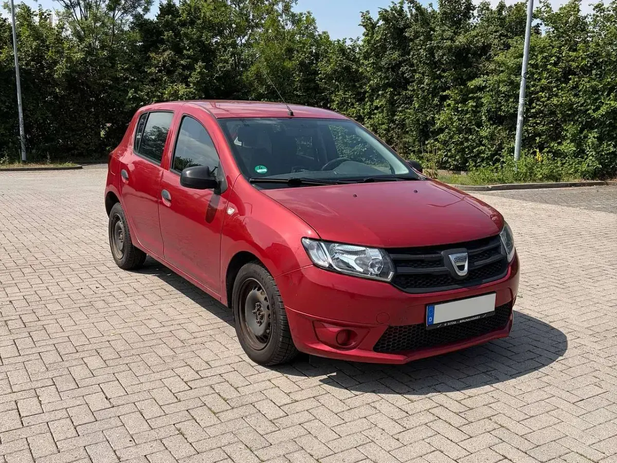 Gebraucht Dacia Sandero Ambiance 75 PS (55 kW) 2014 Rot Limousine