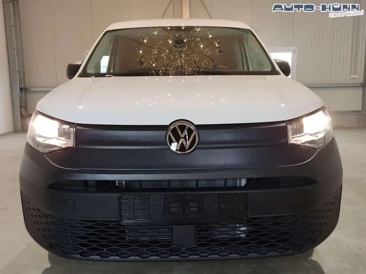 Gebraucht VW Caddy 102 PS (75 kW) 2022 Weiß Van / Kleinbus