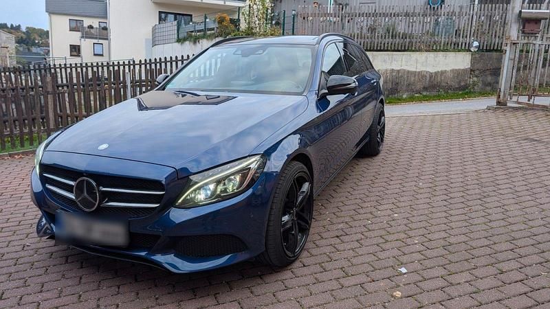 Gebraucht Mercedes C250 Avantgarde 204 PS (150 kW) 2016 Blau Kombi
