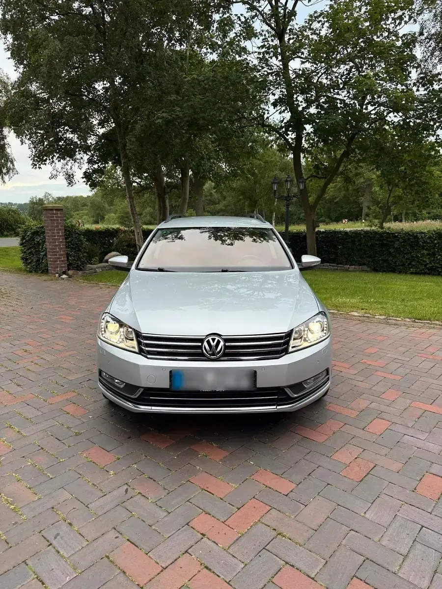 Gebraucht VW Passat 140 PS (102 kW) 2012 Silber Kombi
