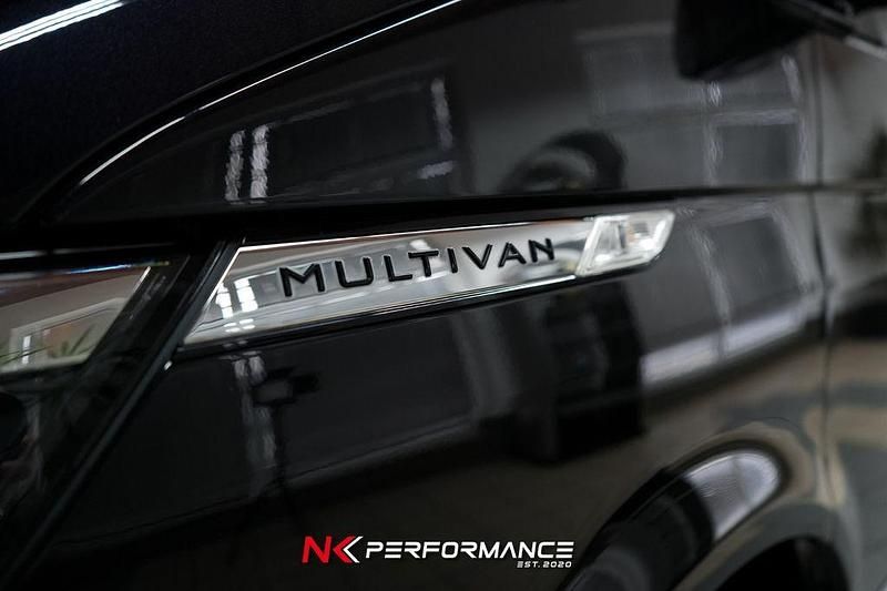 Second-hand VW Multivan Highline 199 CP (146 kW) 2020 Negru Monovolum