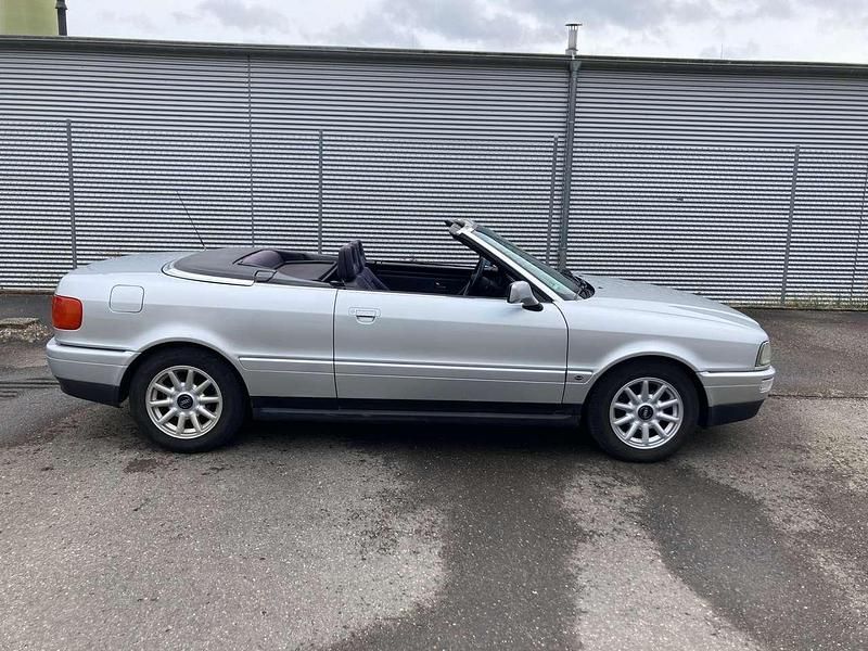 Gebraucht Audi Cabriolet 133 PS (97 kW) 1993 Ly7t  kristallsilber metallic Cabrio