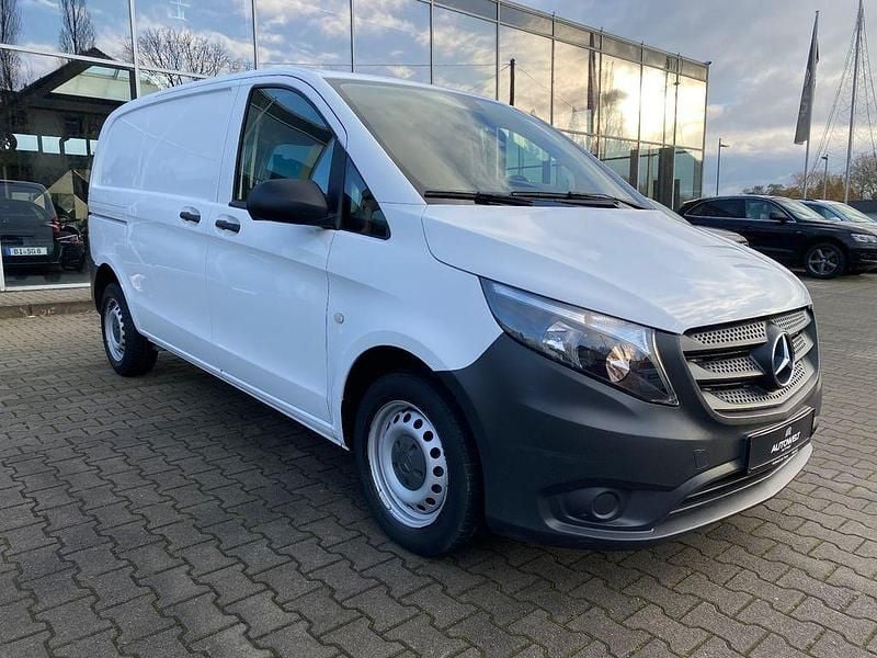 Weiß Gebraucht 2018 Mercedes Vito Van | 14.290 € (Superpreis) - Bild 1/4