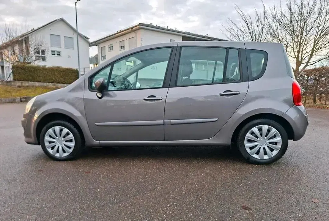 Używany Renault Modus 75 KM (55 kW) 2011 Szary Minivan