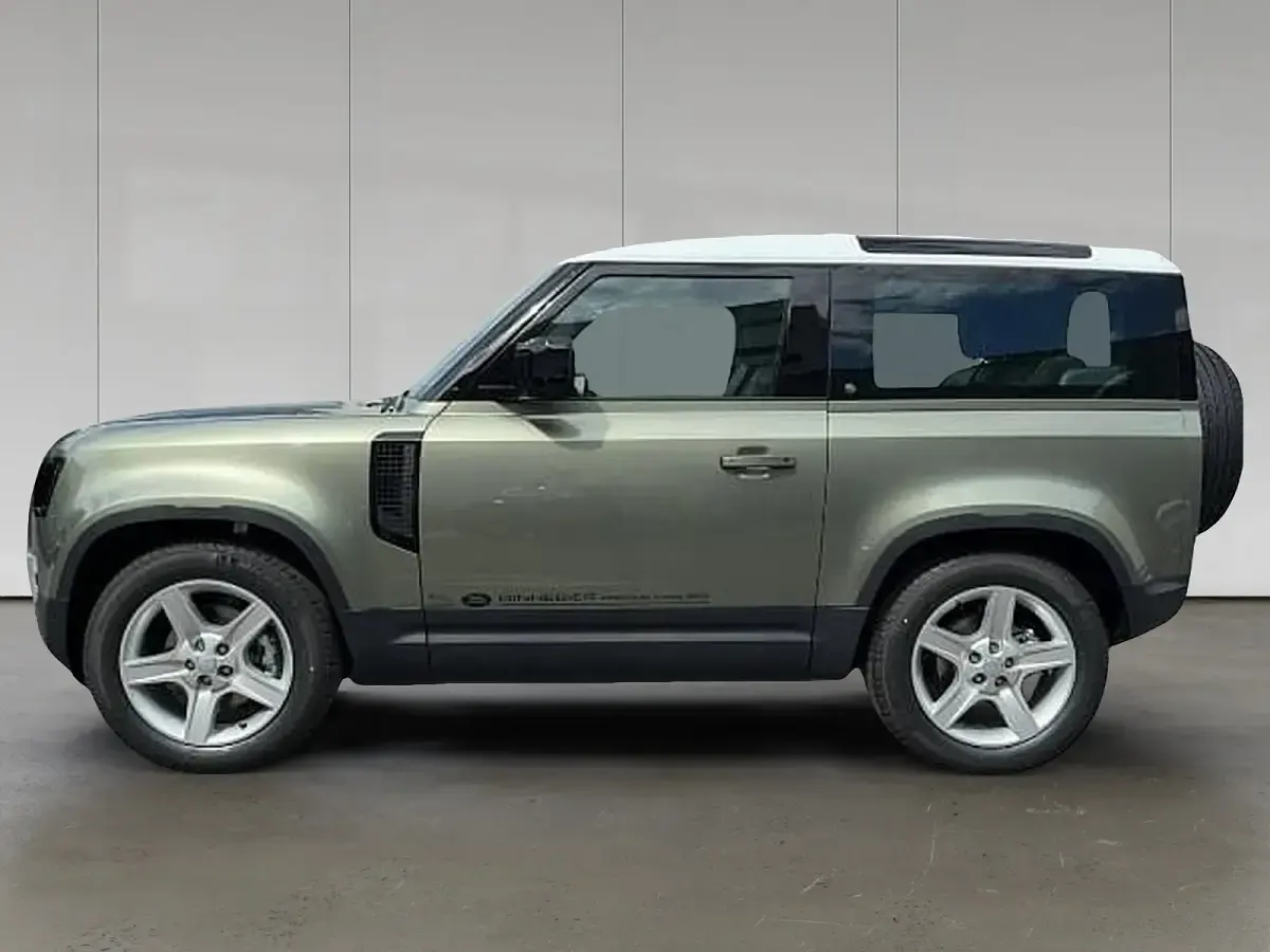 Gebraucht Land Rover Defender SE 253 PS (186 kW) 2024 Pangea green SUV
