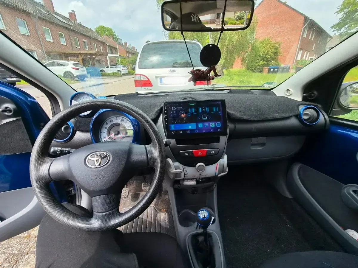 Używany Toyota Aygo 68 KM (50 kW) 2007 Niebieski Hatchback