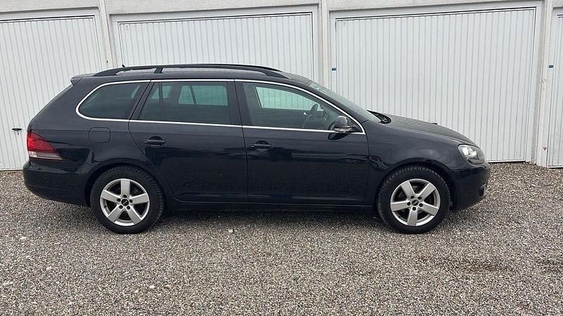 Gebraucht VW Golf VI Comfortline 105 PS (77 kW) 2011 Schwarz Kleinwagen