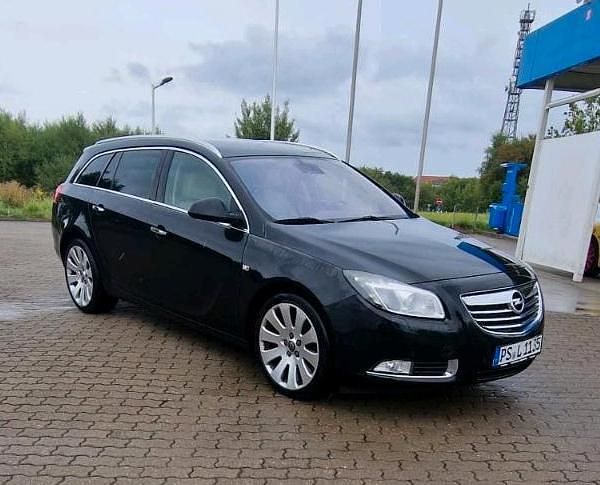 Schwarz Gebraucht 2010 Opel Insignia Kombi | 3.300 € (Superpreis) - Bild 1/4