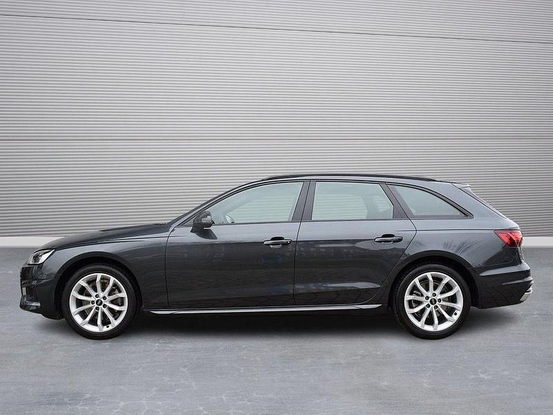 Gebraucht Audi A4 S-Line 150 PS (110 kW) 2024 Grau Kombi