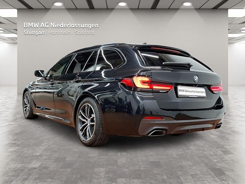 Gebraucht BMW 520 M Sport 190 PS (139 kW) 2023 Schwarz Kombi