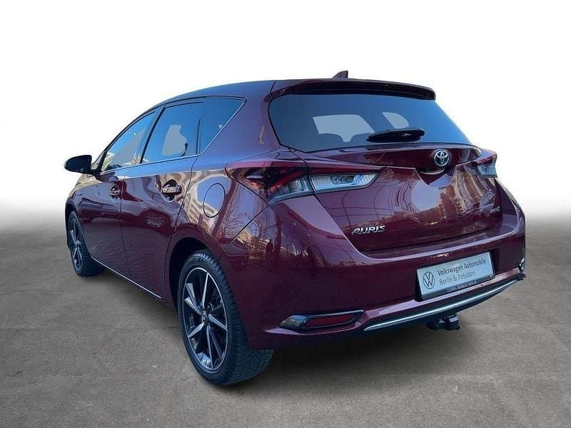 Gebraucht Toyota Auris Team 99 PS (72 kW) 2018 Rot Limousine