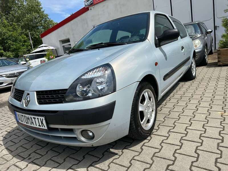 Silber Gebraucht 2002 Renault Clio II Limousine | 1.950 € (Fairer Preis) - Bild 1/4