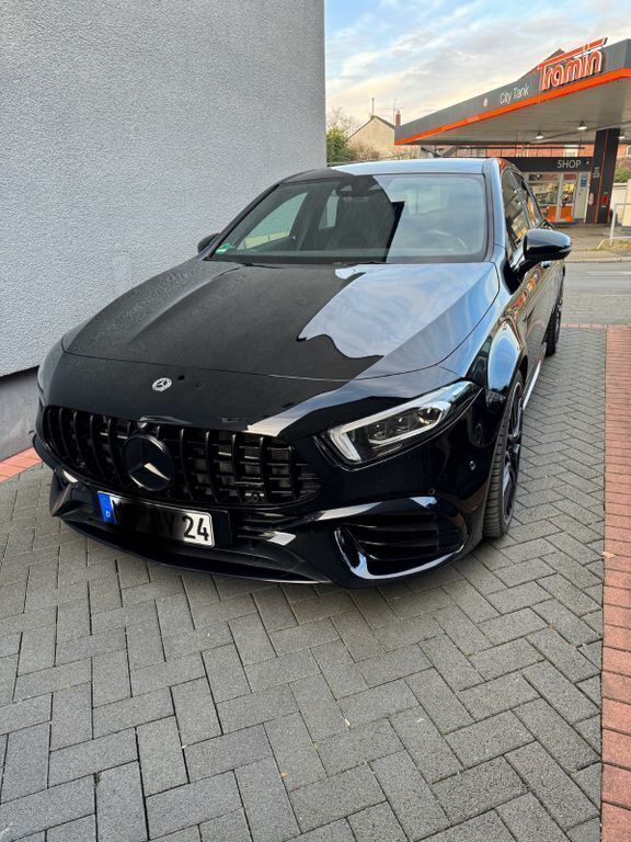 Schwarz Gebraucht 2020 Mercedes A45 AMG AMG Limousine | 43.900 € (Fairer Preis) - Bild 1/4