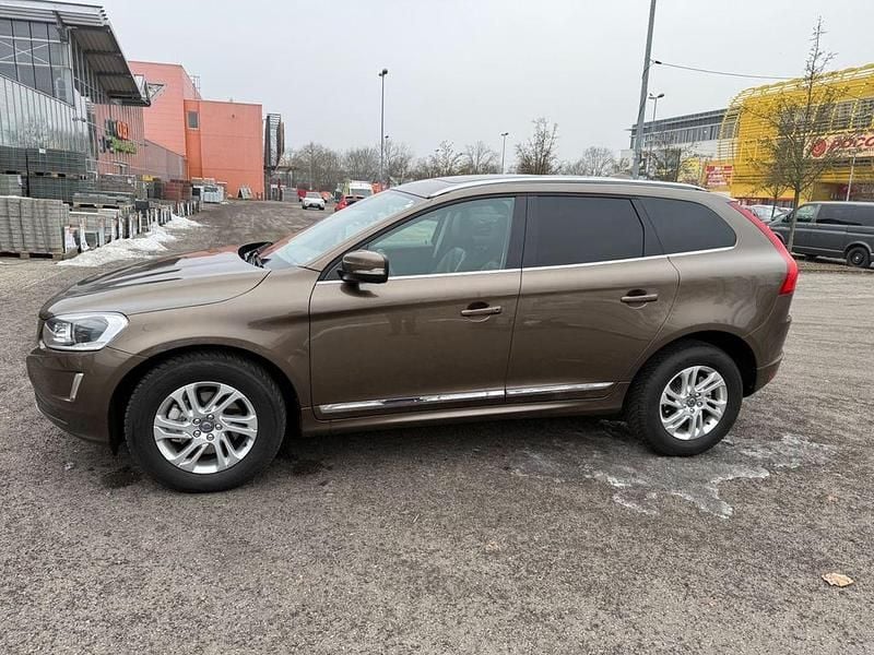 Braun Gebraucht 2016 Volvo XC60 Summum SUV | 19.499 € (Fairer Preis) - Bild 1/4