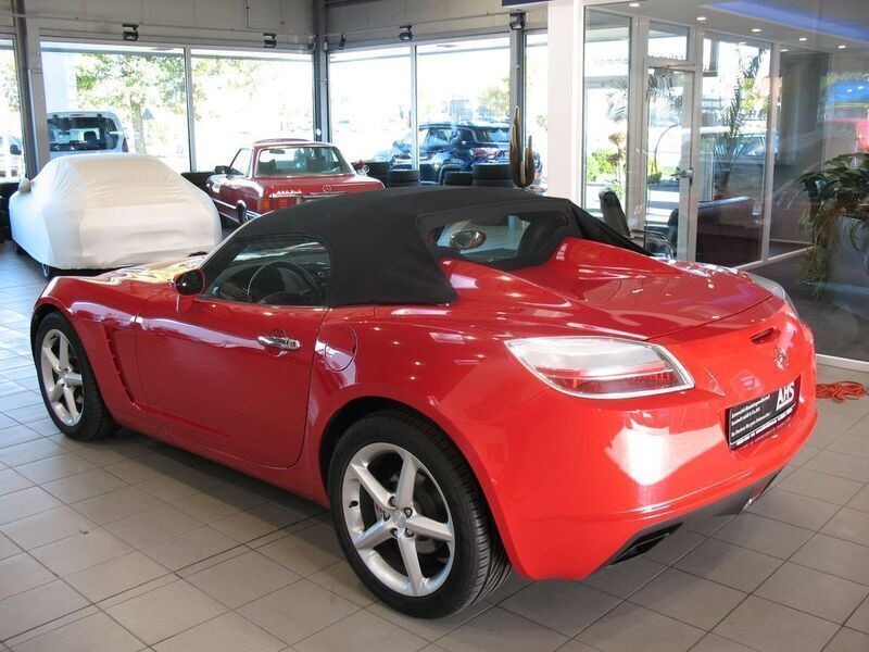 Gebraucht Opel GT 264 PS (194 kW) 2009 Victoriarot b Cabrio