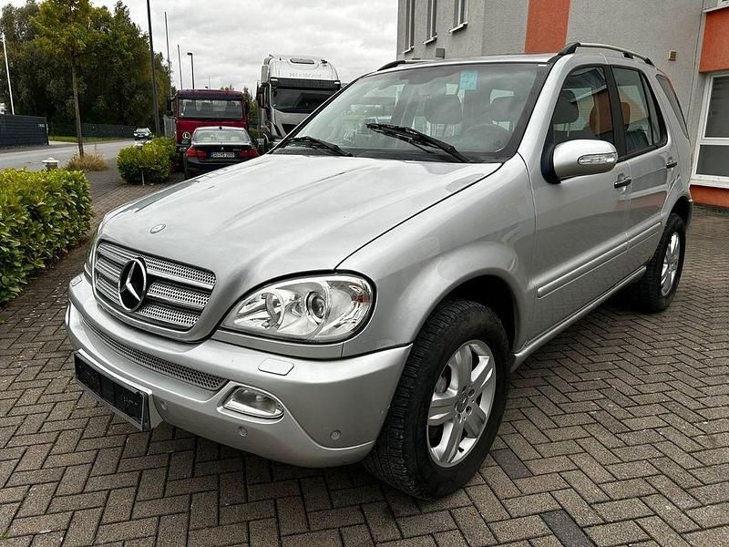 Silber Gebraucht 2005 Mercedes ML270 Edition SUV | 3.000 € - Bild 1/4
