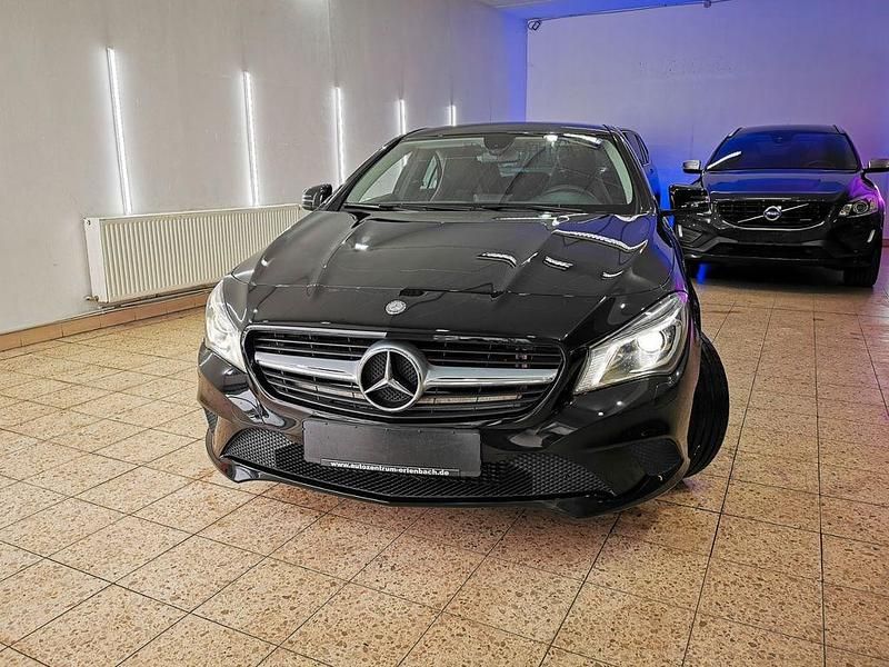 Gebraucht Mercedes CLA180 122 PS (89 kW) 2014 Schwarz Limousine