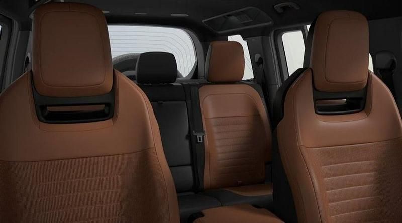 Neu Land Rover Defender 635 PS (467 kW) 2026 Braun SUV